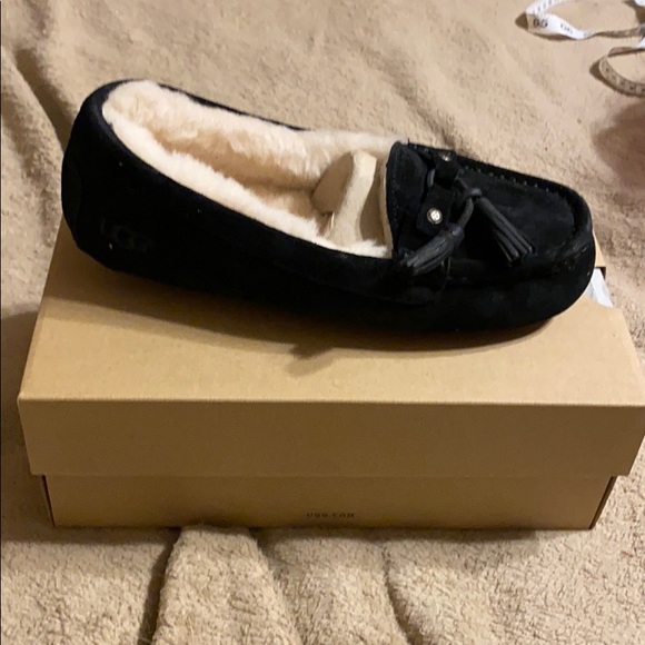 UGG Shoes - UGG size 7 black Litney Slipper